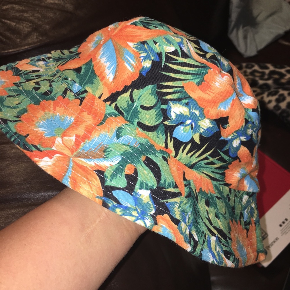 Hawaiian bucket hat